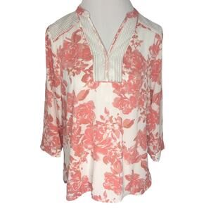 Q&A Mix Media Top Size Large